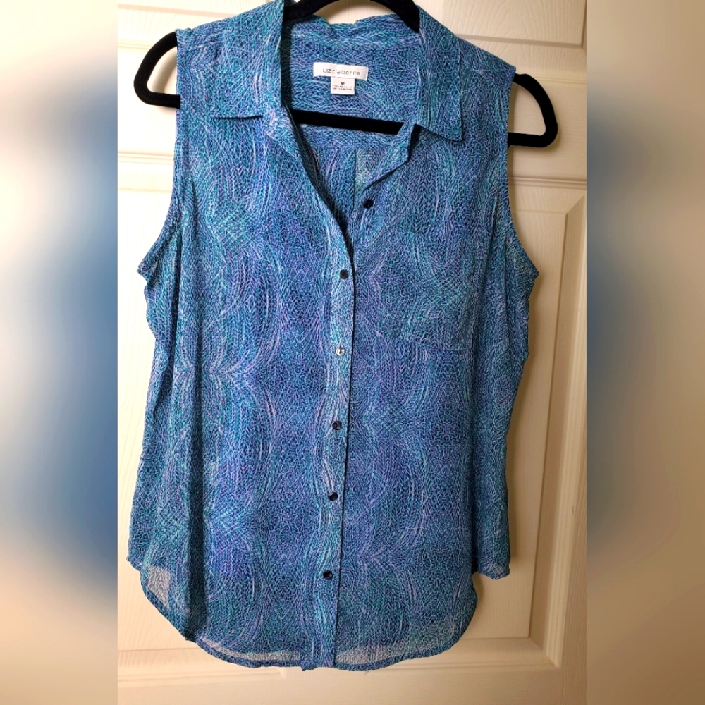 Liz Claiborne Button Down Sleeveless Shirt in Med.